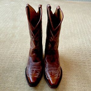 Shayanne snip toe western boots gently worn 2 x’s. Size 8 1/2